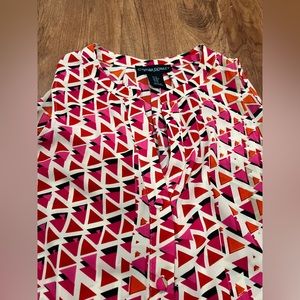 3/$15 New Cynthia Rowley Geometric Red Pink Sleeveless Button Shirt Medium ga